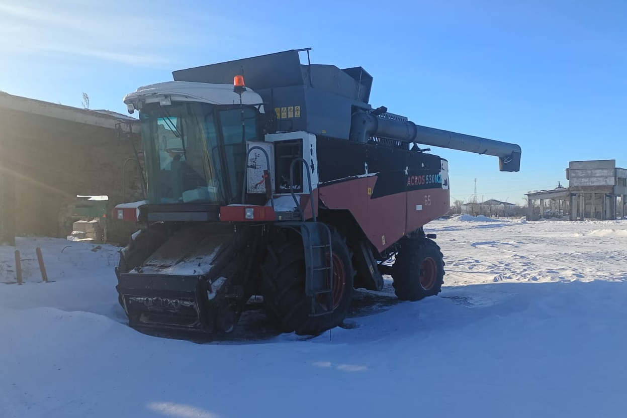 Зерноуборочный комбайн PCM-142 ACROS-530, 2010, C163 CAUD, БЕЛО-КРАСНЫЙ