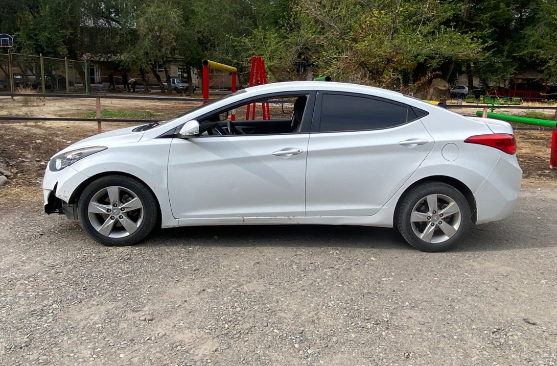 Легковые автомобили  HYUNDAI AVANTE, государственный номер , VIN-код KMHDG41LBCU245827